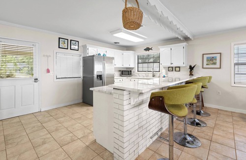 Lillian Cottage | Take a look at "The D Cottage" on the Bay