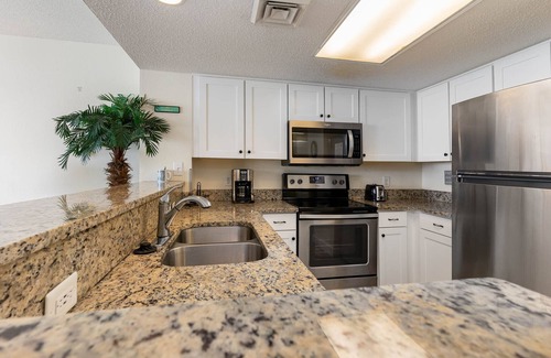 Crescent Beach Condo | Take in Beautiful East Coast Sunrises W/Amenities Galore!