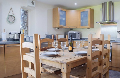 Carmarthen Cottage | Take in the gorgeous views - a rural, relaxing countryside break awaits you.