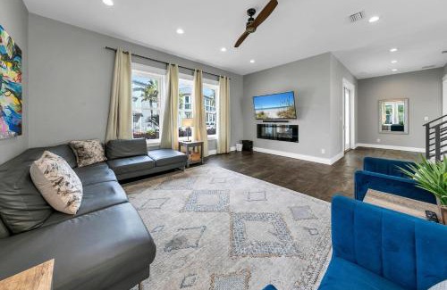 Emerald Waters Village House | Take Me Away