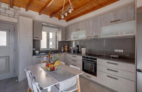 Ermoupoli Apartment | TAKIS GUESTHOUSE-Orneda-HERMOUPOLIS