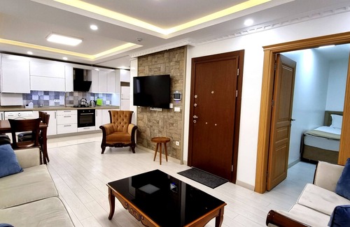 Taksim Apartment | Taksim Cihangir Value Apt 3BR: Kitchen, 7Guests, Central Public Transport Access