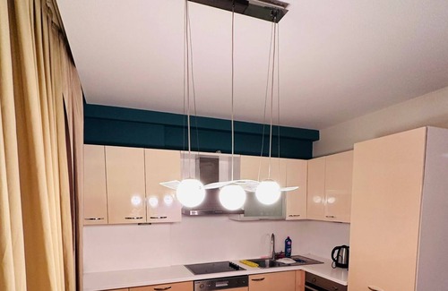 Gumussuyu Mahallesi Apartment | TAKSiM PERFECT RESİDENCE, 3 BEDROOMS, 140 SQUAREMETER, POOL GYM SAUNA Wifi