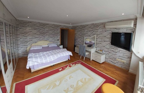 Kabatas Apartment | Taksim Square and Bosphorus in a Single Cosy Place