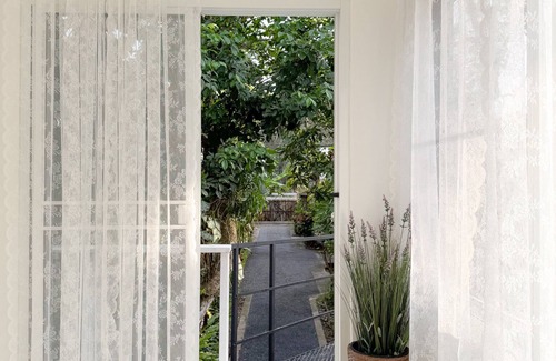 Takua Pa House | Takua Pa Home - Kick back & relax in this calm, stylish private villa.