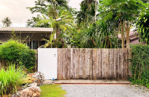 Takua Pa House | Takua Pa Home - Kick back & relax in this calm, stylish private villa.