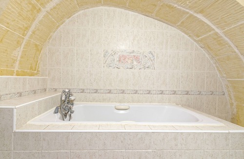 Victoria Other | Tal-Hamramann Farmhouse, Airconditioned, 4 Bedroomed Farmhouse with Pool