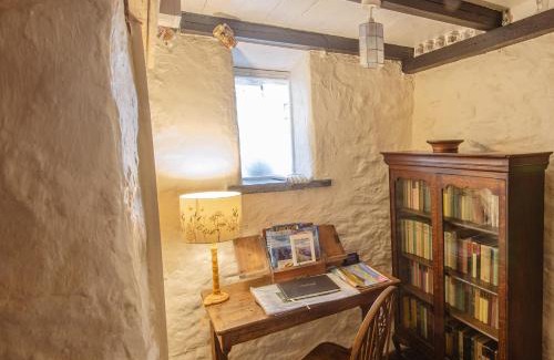 Trefasser House | Tal y Gaer Cottage Fishguard