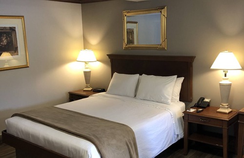 Leamington Hotel | Talbot Trail Inn & Suites