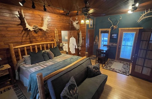 Susitna North Cabin | Talkeetna Denali View Lodge and Cabins
