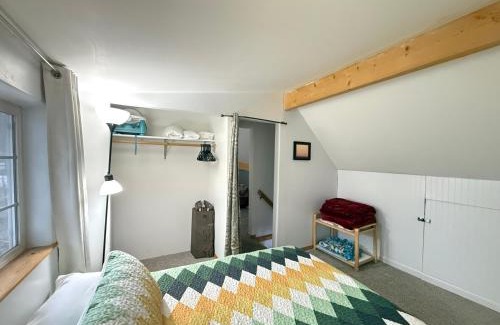 Talkeetna House | Talkeetna Log Cabin with Hot Tub Unit 2