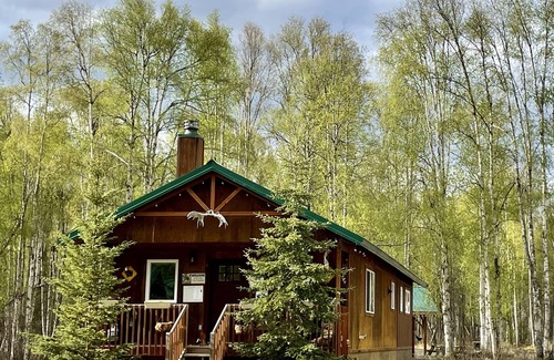 Susitna North Cabin | Talkeetna Wilderness Lodge - Studio Cabin 6 - King Bed