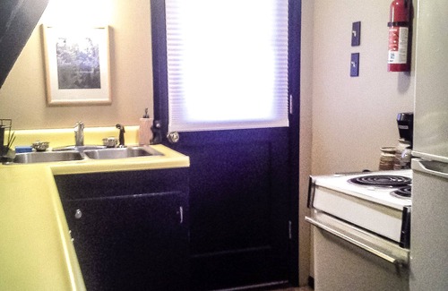 La Pine Cabin | Tall Pines Guest House between Sunriver and La Pine (Pet friendly) A-frame Cabin