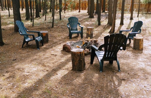 La Pine Cabin | Tall Pines Guest House between Sunriver and La Pine (Pet friendly) A-frame Cabin