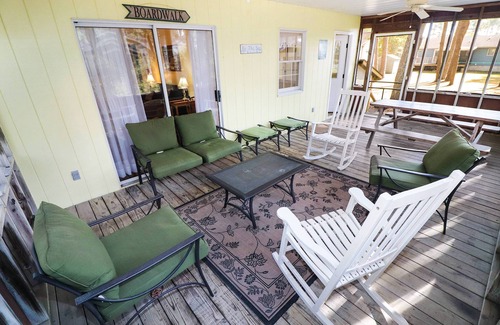 Chincoteague House | Tall Pines - Pet friendly; Screened porch!