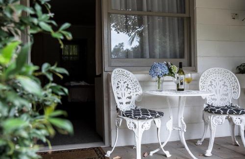 North Tamborine Hotel | Tall Trees Motel Mountain Retreat