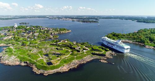 Etelainen District Boat Rental | Tallink Silja Line Ferry - Helsinki to Stockholm