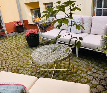 Old Town House | TallinnHousing Luxury SPA House with Sauna and Small Pool Old Town