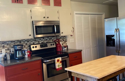 Robbinsville House | Tallulah House - A remodeled home place now available for short time rental.