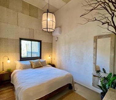 Haifa Apartment | Talpiot Market Stylish Patio Duplex by Sea N' Rent