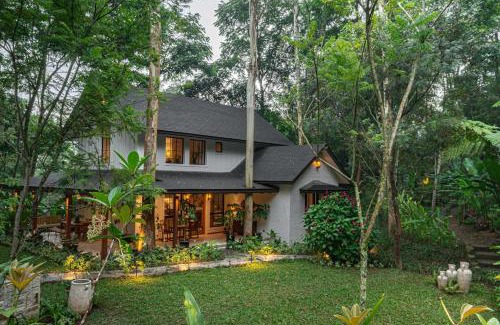 Bandung Villa | Taman Wisata Bougenville by Kozystay
