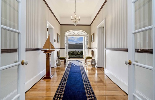 Northern Tasmania House | Tamar Valley Wine Route - Pointe Rapidé Estate & Vineyard.nSerenade your Soul.