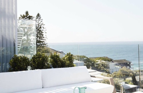 Tamarama House | Tamarama House has 5 bespoke bedrooms and is home to enchanting views.