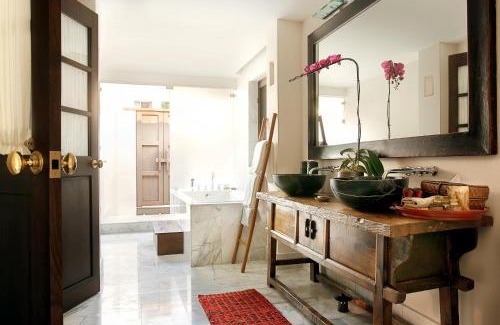 Old City Resort | Tamarind Village
