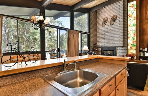 Warrior's Mark Condo | Tamarisk Randonnée Condo: Excellent Location