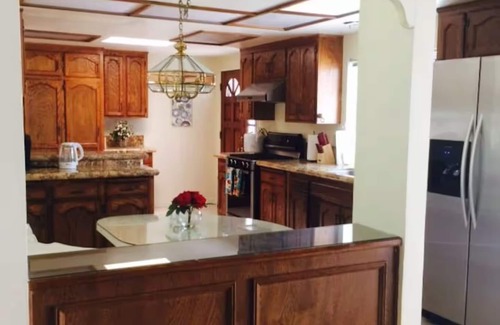 Rowland Heights Hotel | Tambor Hideaway Modern Rowland Escape