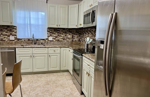 Seminole Heights House | Tampa at your fingertips, 3 bd/2 ba house, fire pit, outside dining, spa shower