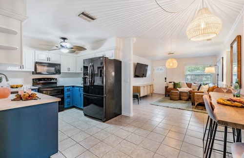 Ballast Point House | Tampa Bae House · Spacious South Tampa Home with Heated Pool + Patio