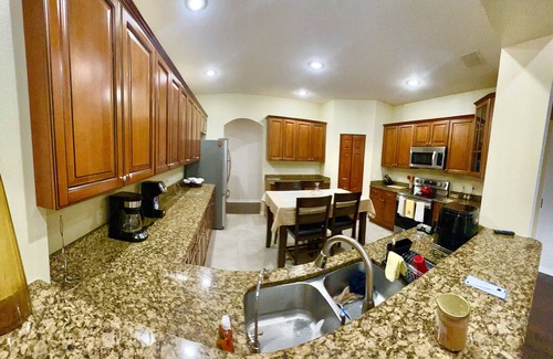 Lake Magdalene House | Tampa Bay Perfect location for a safe vacation! 5 bedrooms, ,3.5 bath ,sleeps14