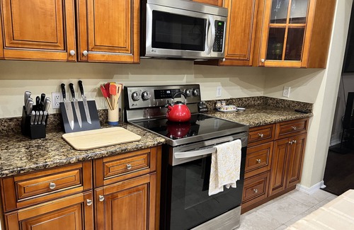 Lake Magdalene House | Tampa Bay Perfect location for a safe vacation! 5 bedrooms, ,3.5 bath ,sleeps14