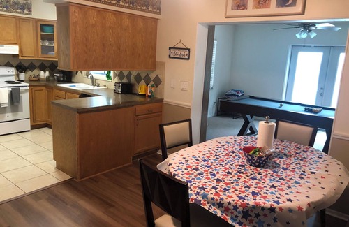 Plant City House | Tampa Disney Beaches 2 mins to I4