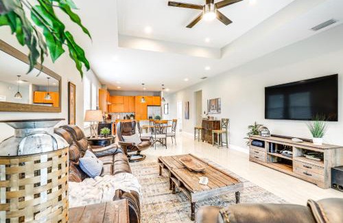 Carver City - Lincoln Gardens House | Tampa Home with Fire Pit, Yard, Cornhole and More!