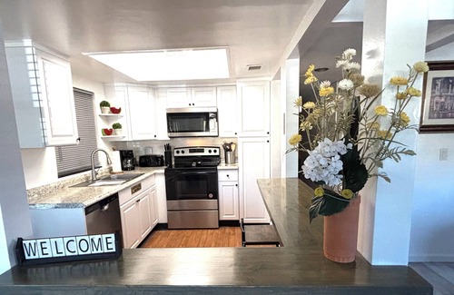 Bay Crest Park House | Tampabay Entertainment home, with WiFi and all main attractions & beaches near.