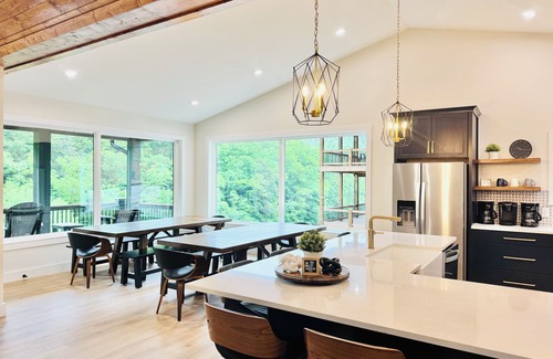 La Follette House | Tan Lines & Good Times-Brand new 6 bed/8 bath-Water Front,Private Dock, Hot tub
