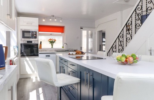 Edern House | TAN PARC, pet friendly, country holiday cottage in Morfa Nefyn
