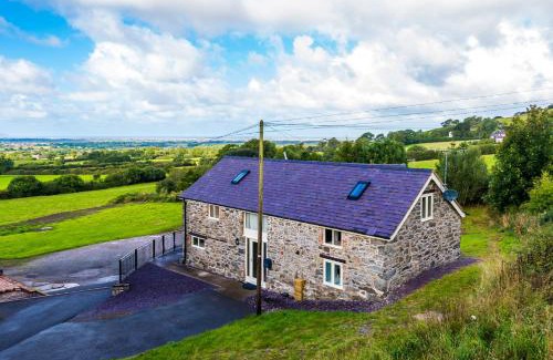 Cwm Dyserth House | Tan Y Bryn Ganol