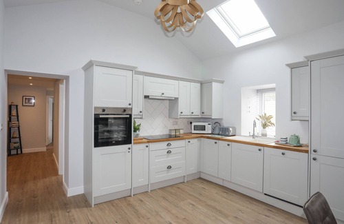 Llanllyfni House | TAN Y COED - NASARETH, pet friendly, with open fire in Penygroes