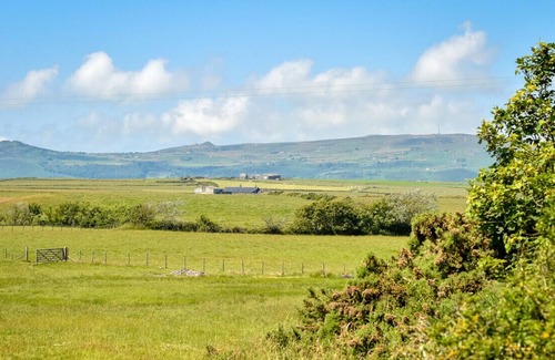 Llanengan House | Tan y Fynwent - Two Bedroom House, Sleeps 4