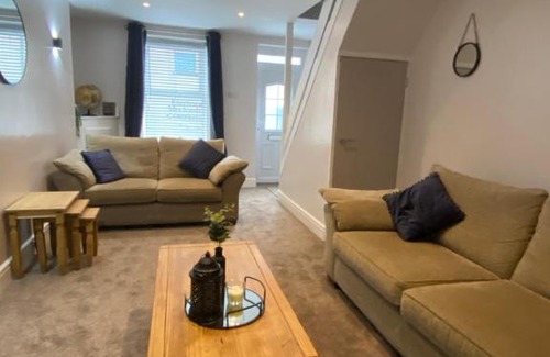 Bangor House | Tan Y Graig