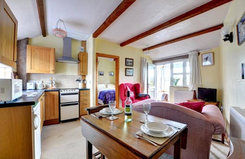 Llangain House | Tan y Lan Fach - One Bedroom House, Sleeps 2