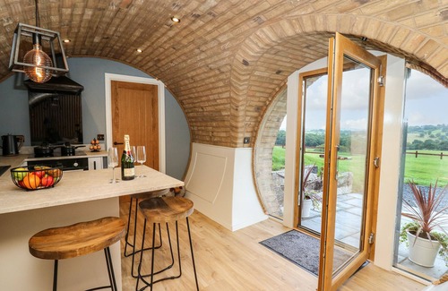 Llanfair Caereinion Cottage | TAN Y WAWR - DERWEN, family friendly in Llanfair Caereinion