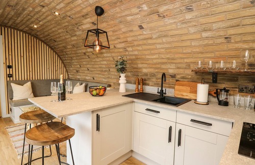 Llanfair Caereinion Cottage | TAN Y WAWR - DERWEN, family friendly in Llanfair Caereinion