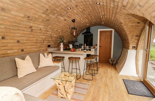 Llanfair Caereinion Cottage | TAN Y WAWR - DERWEN, family friendly in Llanfair Caereinion