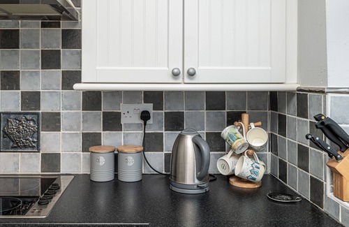 Rhosneigr Cottage | Tan Y Wylan - a bungalow that sleeps 6 guests in 3 bedrooms