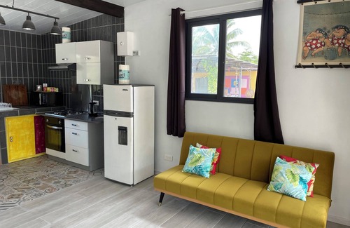 Rangiroa House | Tanahere, independent air-conditioned bungalow.