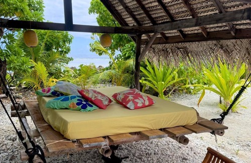 Rangiroa House | Tanahere, independent air-conditioned bungalow.